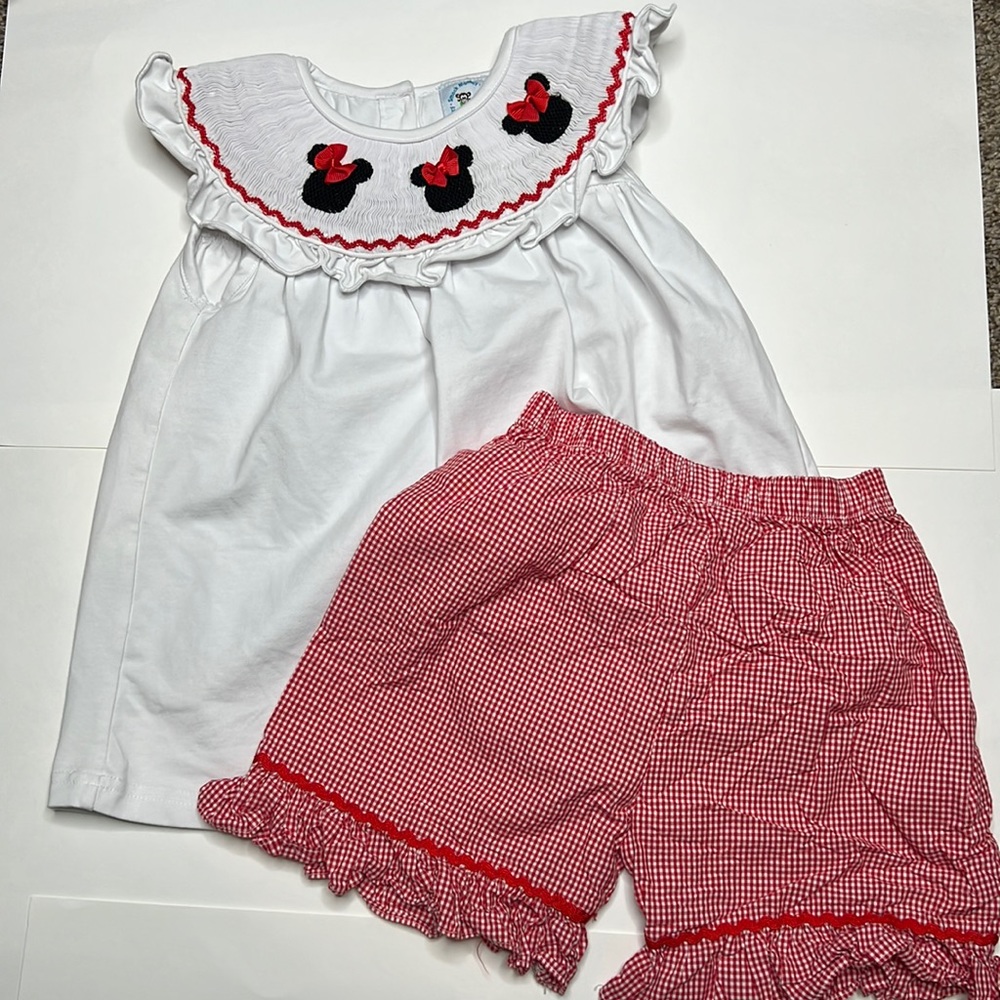 Smock monkey size 3 Minnie mouse smocked shorts set